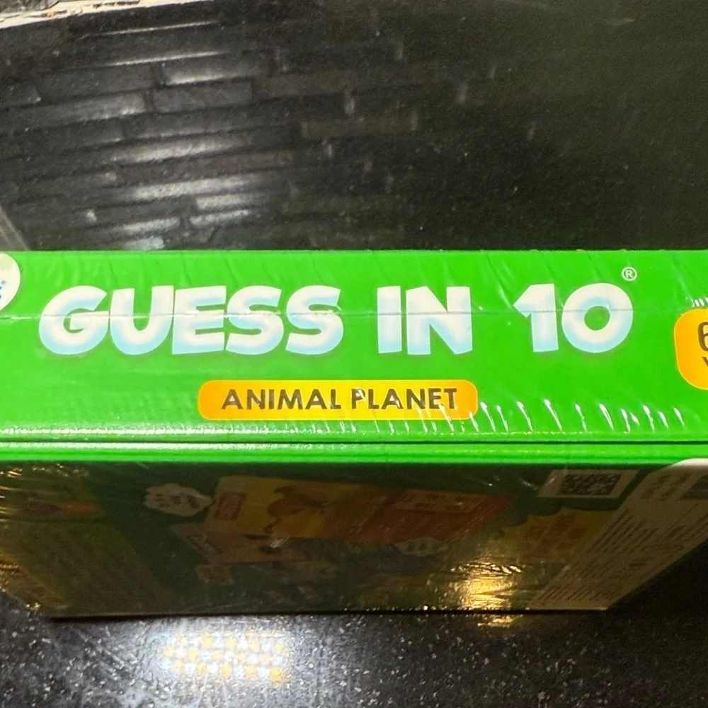 NEW Skillmatics Guess in 10 Animal Planet Kids Card Game